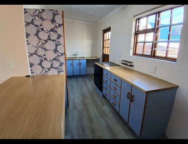 2 BEDROOM TOWNHOUSE FOR SALE IN STILBAAI-WES